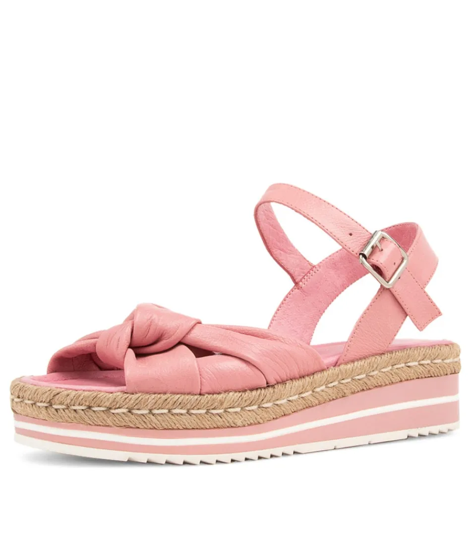 Escarpins DJANGO & JULIETTE - Modèle Adah en Cuir Souple Rose Poudré 

Élégantes espadrilles printanières pour femme avec semelle tressée 

Collection cuir verni - Rose nuancé avec détails dorés 

Style méditerranéen contemporain - Confort pieds nus 

(Note: J'ai réorganisé les éléments clés en utilisant des formulations courantes en e-commerce français, ajouté des détails sensoriels et stylistiques, tout en conservant les informations produit essentielles de manière naturelle et engageante.)