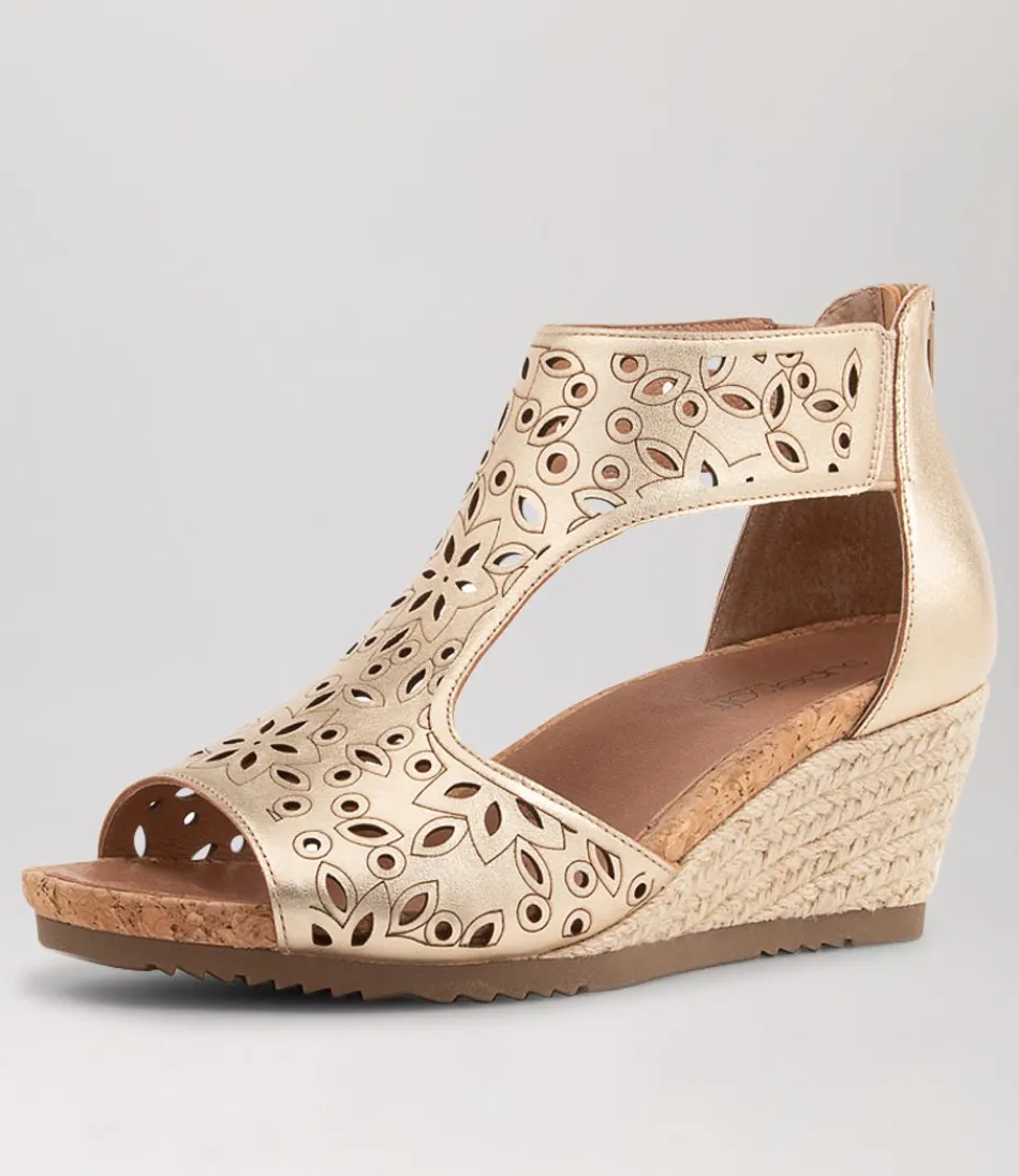 Escarpins Femme en Cuir Platine Albert – Confort Exceptionnel & Style Méditerranéen 

Sandales Souples à Semelle Cordon avec Finitions Cuir Premium - Collection Élégance Estivale 2024 

Modèle Albert - Espadrilles Haut de Gamme pour Femme, Détails Artisanaux & Matériaux Luxueux