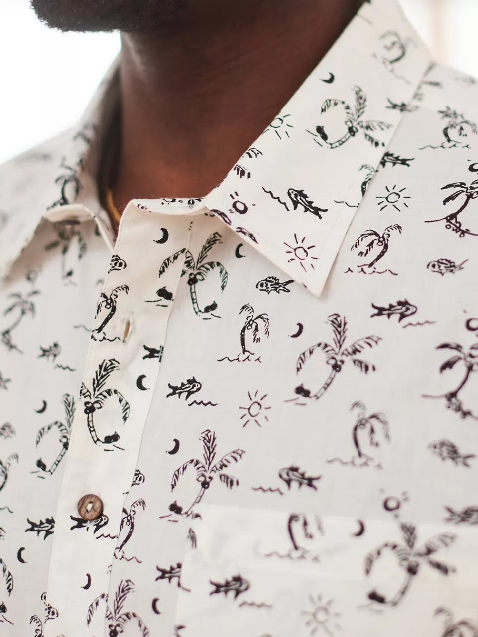 Découvrez la Chemise d'Été Bali - Confortable & Style Tropical | Collection Exclusive April Cornell
