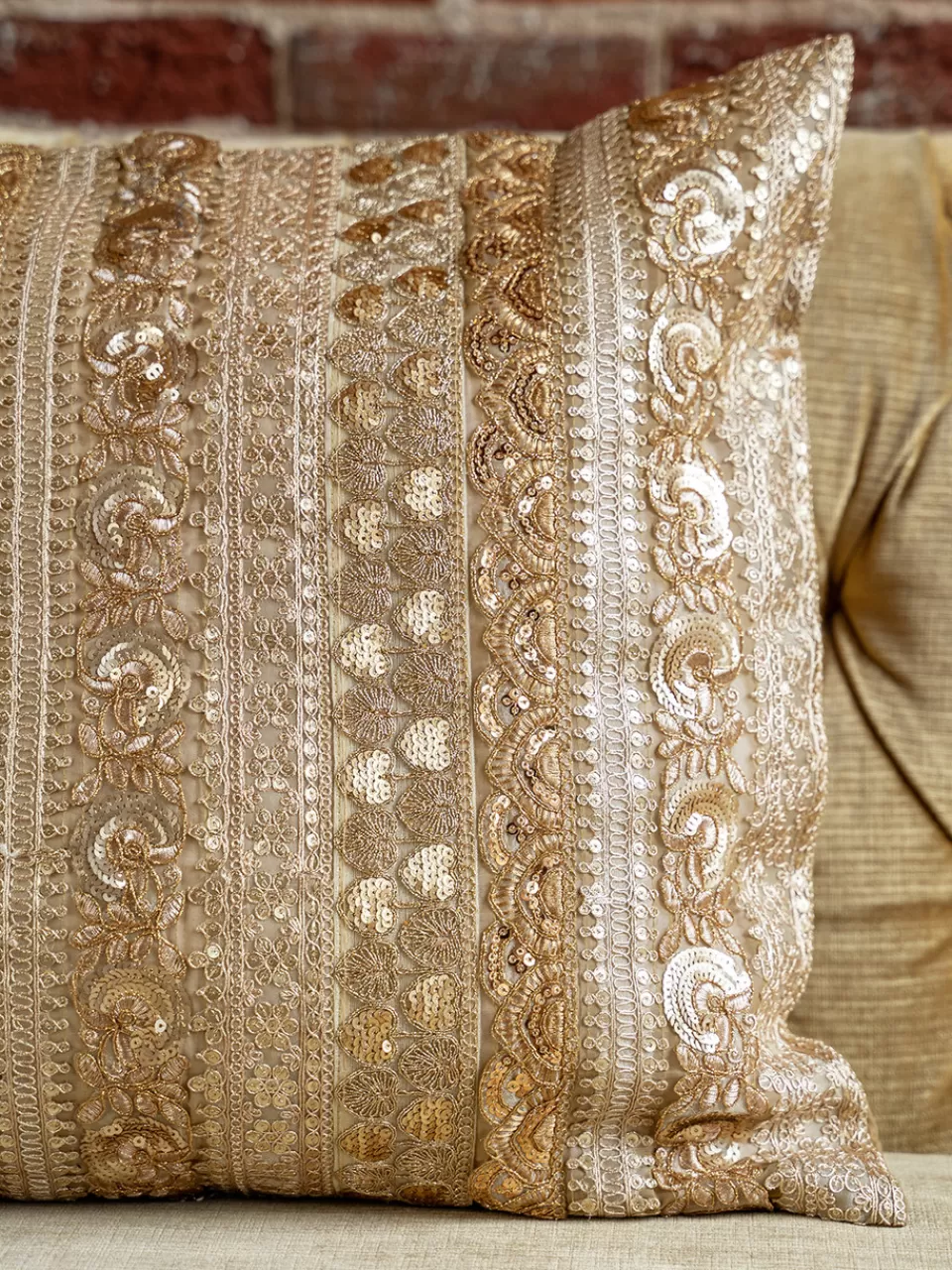 Housse de Coussin Bel Canto - Doré Éclatant | Promotion Éclair Collection Avril Cornell