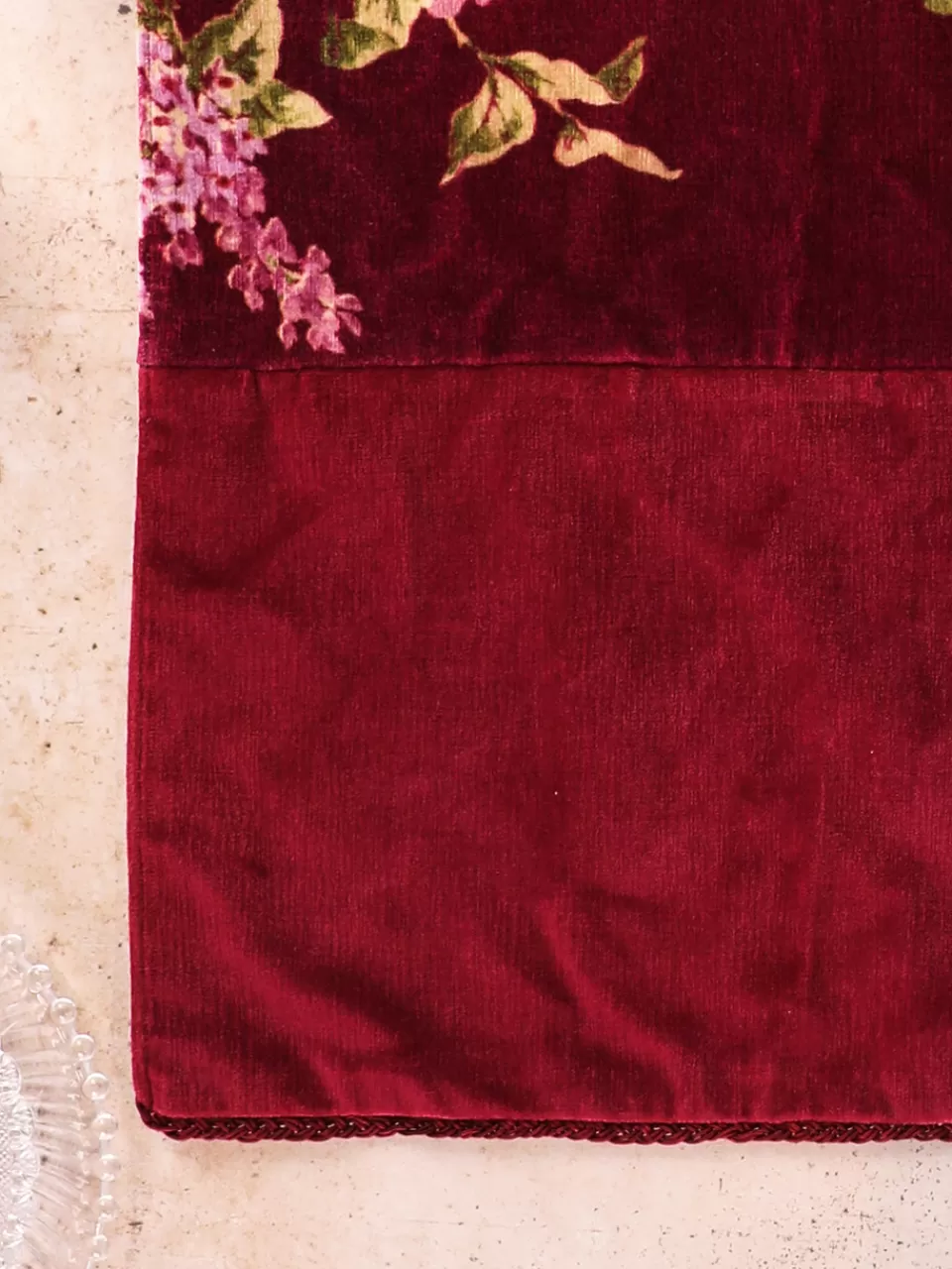 Velours Doux Bella - Tapis de Course Élégant par April Cornell | Édition Limitée Flamboyante