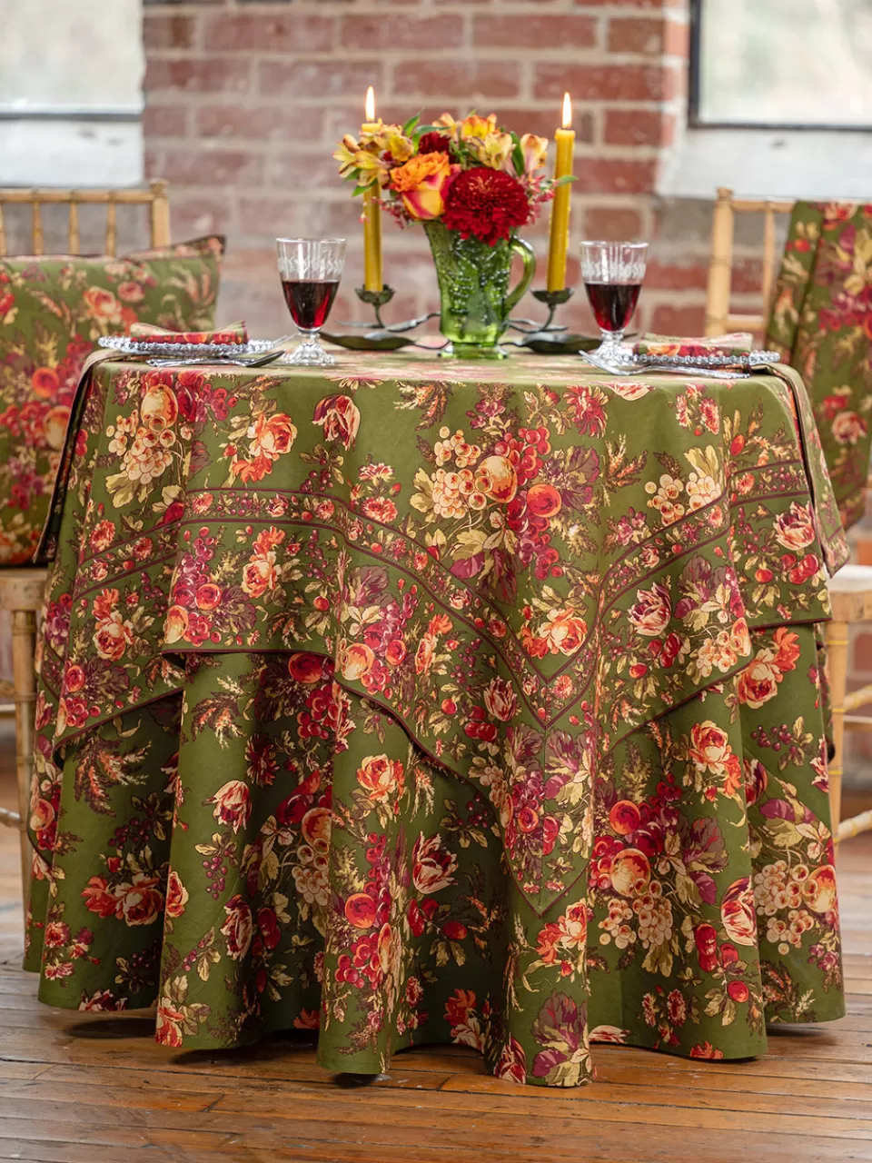 Nappe ronde motif Récolte Généreuse - Collection printanière April Cornell | Prix doux pour décoration de table
