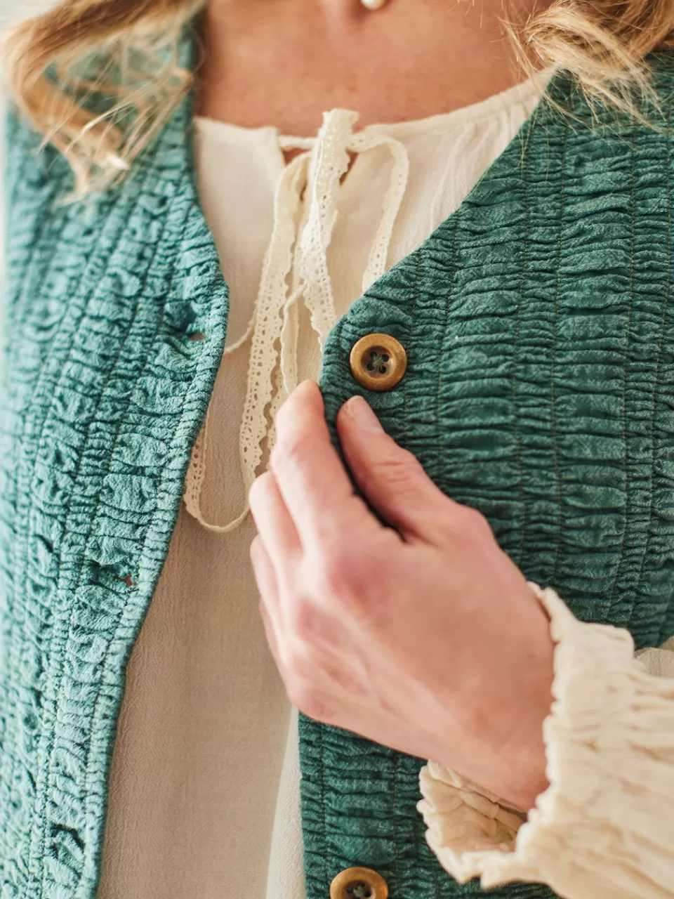 Avril Cornell - Veste Bohème Artisanale pour Créateurs de Bougies - Style Intemporel à Petit Prix