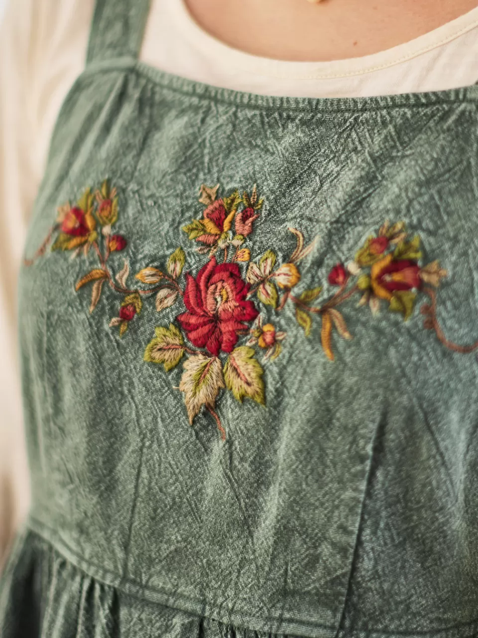 Robe Tablier Élégante April Cornell - Modèle Charlie | Nouvelle Collection Printemps