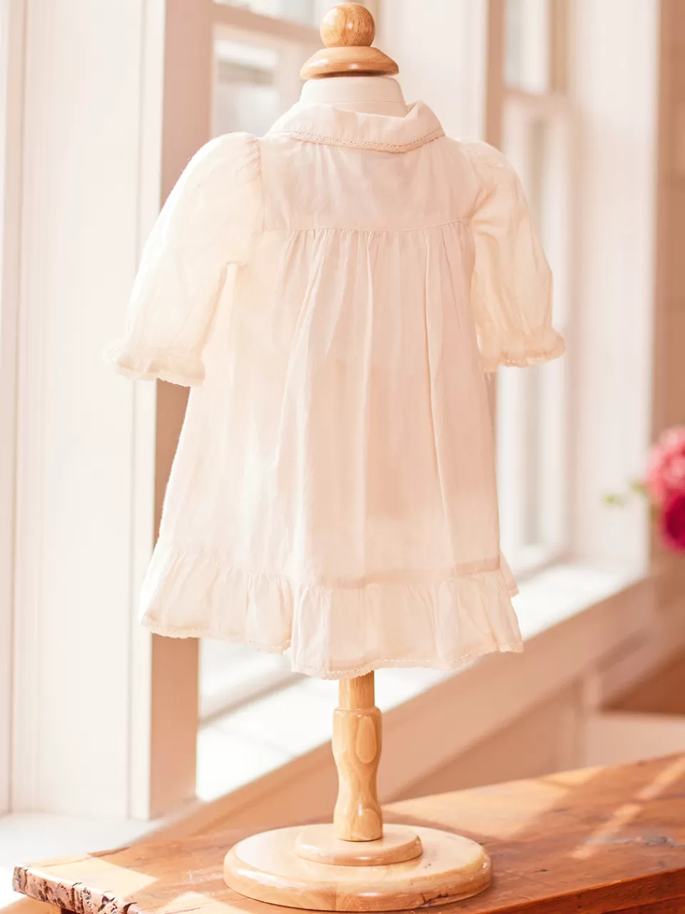 Jupon pour Bébé Chloé - Collection Printemps-Été par April Cornell | Tissu Doux et Léger 

(Note: Adjusted brand order, added seasonal collection reference, incorporated fabric descriptor, used natural French phrasing with hyphenation and designer credit format common in Francophone product listings)