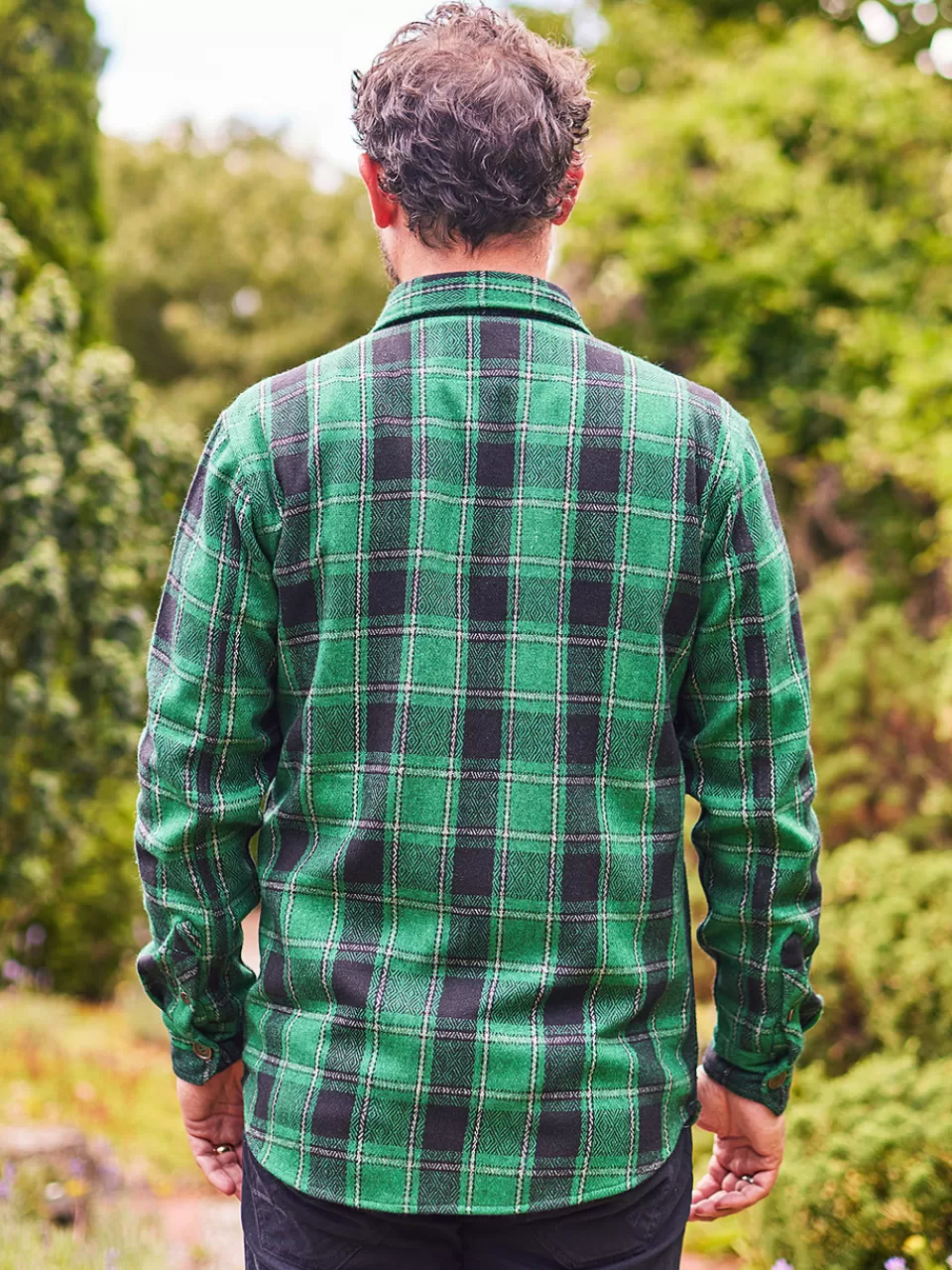 Veste en Laine Douce Style Chalet Campagnard | Élégance Rustique pour Confort Authentique | Boutique April Cornell | Collection Printemps 2024