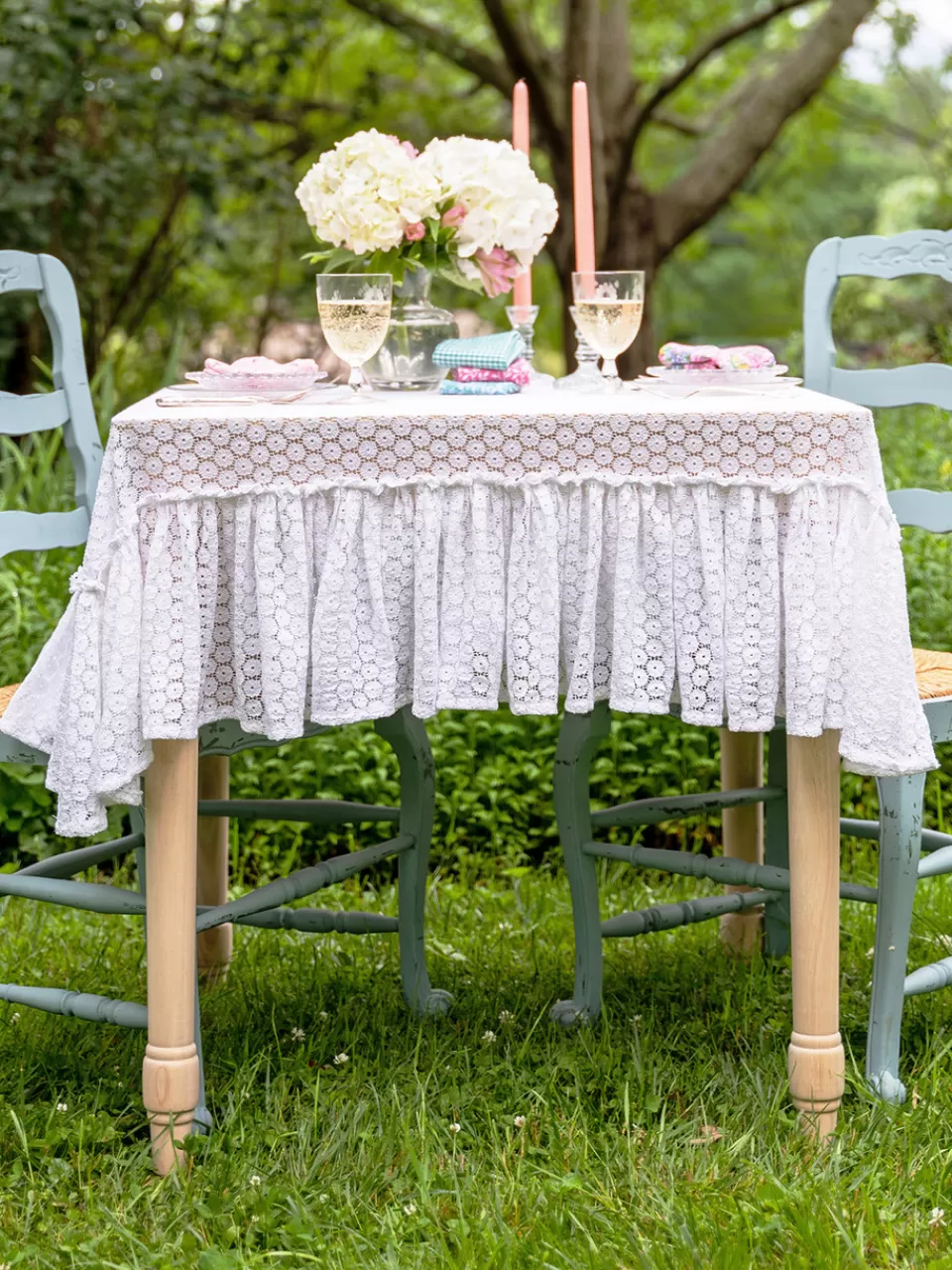 Nappe en Dentelle Marguerite – Style Élégant April Cornell pour Tables de Fête