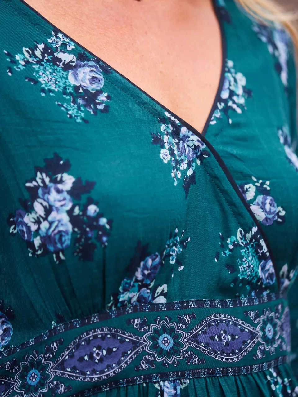 Robe de réception Estella - Bleu canard raffiné par April Cornell à petit prix