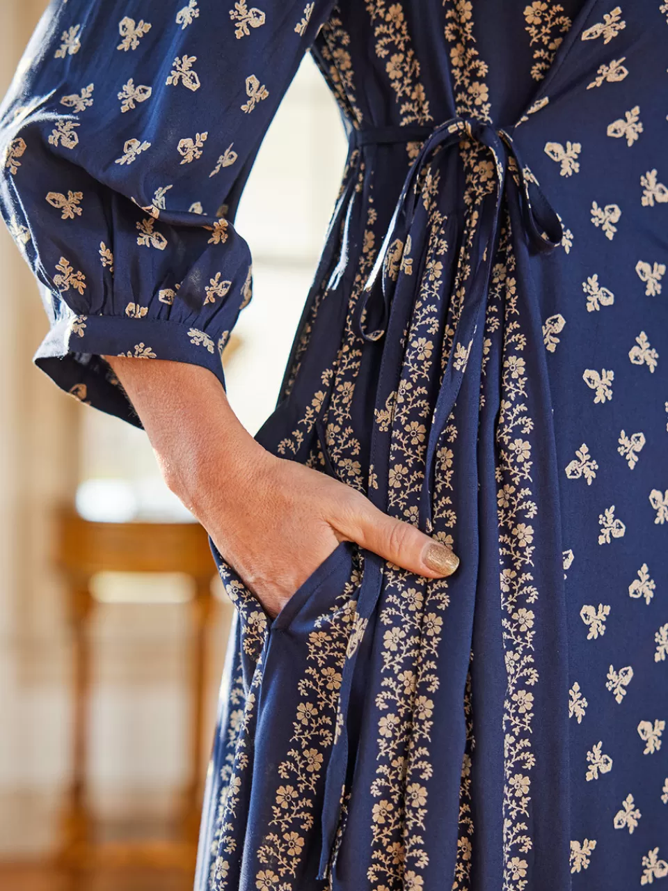 Robe Élégante Mori à Motifs Floraux - Collection Printemps d'April Cornell