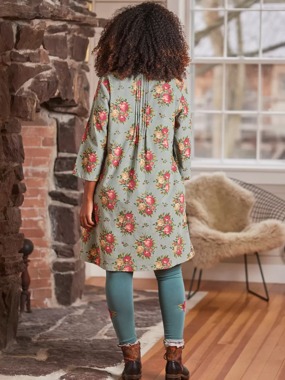 Robe tunique en velours côtelé Genevieve - Collection Printemps par April Cornwall | Style bohème chic avec encolure brodée - Taille ajustable pour silhouette féminine