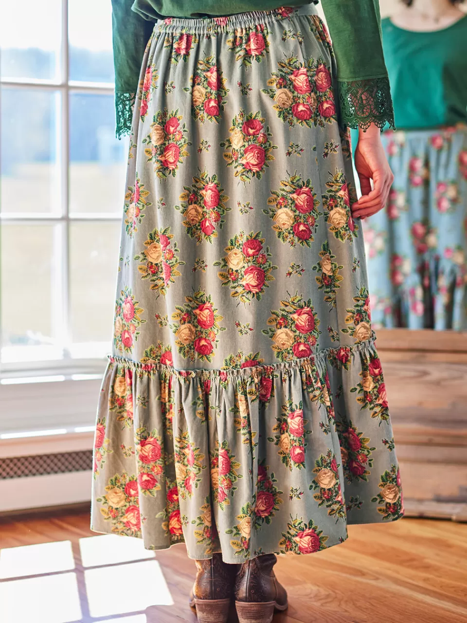 Jupon Élégant Geneviève - Collection Printanière chez April Cornell