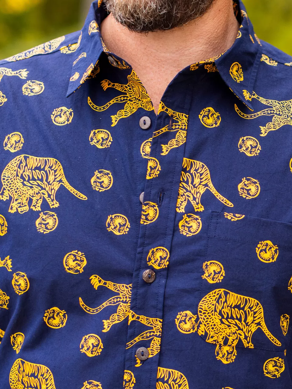 Chemise Élégante Tigre Doré - Manches Longues en Coton Souple | Collection Printemps April Cornell