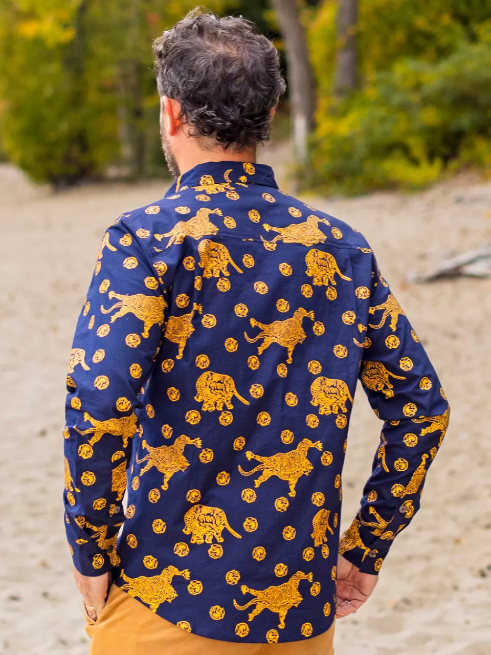 Chemise Élégante Tigre Doré - Manches Longues en Coton Souple | Collection Printemps April Cornell