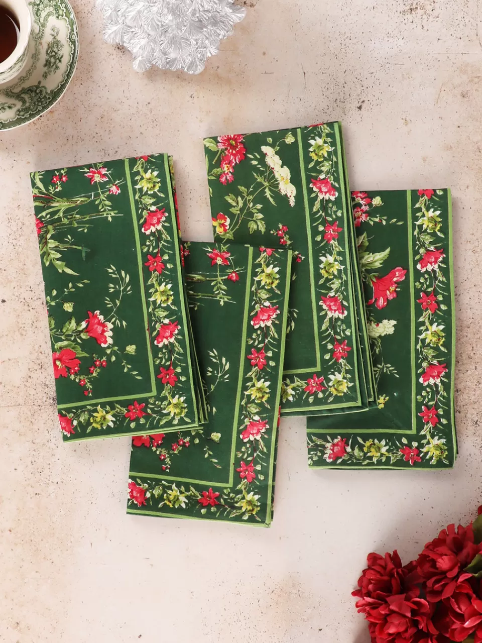 Serviettes de Jardin Élégantes - Lot de 4 en Toile Vert Sapin par April Cornell | Décorez Votre Table avec une Délicate Nuance Printanière