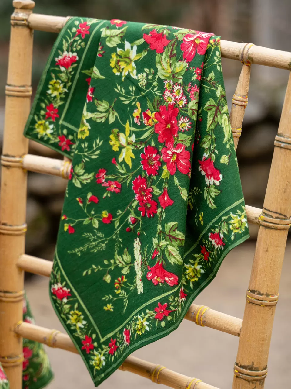 Serviettes de Jardin Élégantes - Lot de 4 en Toile Vert Sapin par April Cornell | Décorez Votre Table avec une Délicate Nuance Printanière