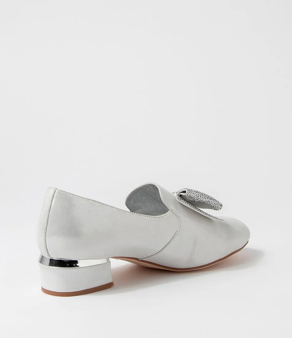 Mocassins DJANGO & JULIETTE pour Femme - Cuir Argenté Scintillant avec Talons Ornés de Cristaux - Élégance Intemporelle et Chic Urbain