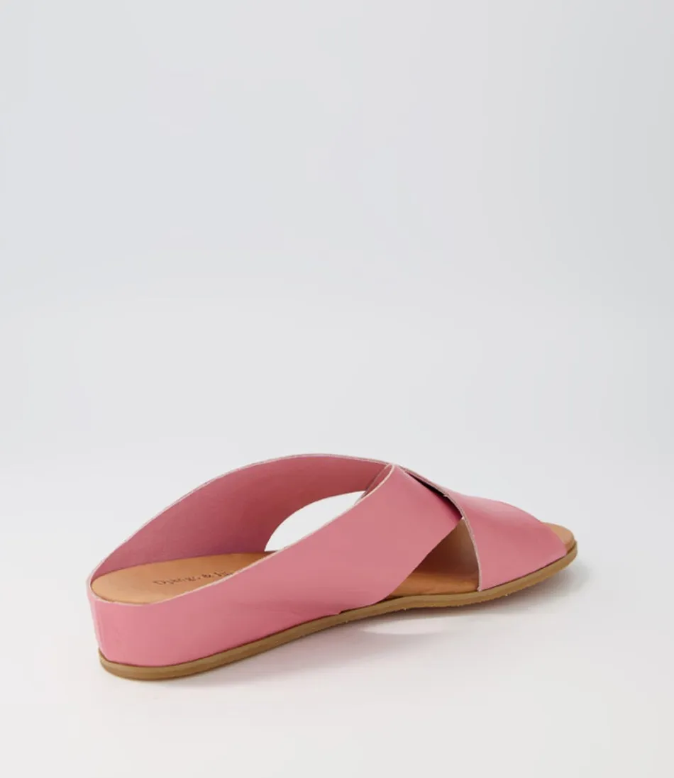 Sandales compensées DJANGO-JULIETTE pour femme - Nuances Printanières en cuir rosé confortable 

(Version alternative plus poétique : Escarpins aérés DJANGO&JULIET - Rose poudré printanier avec semelle dynamique en cuir souple)