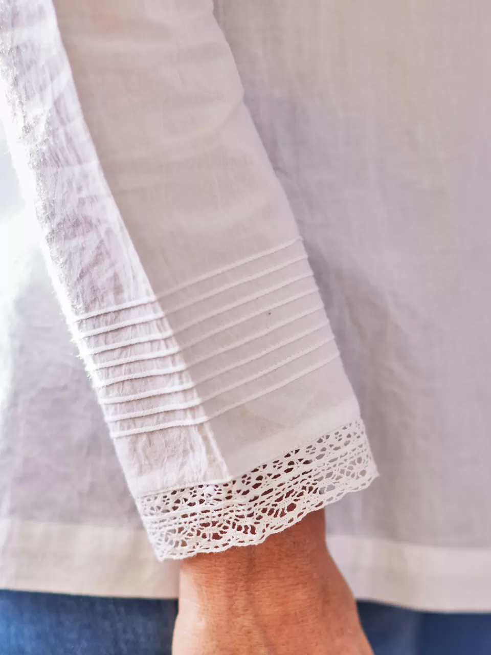 Chemisier Ancien à Broderies Artisanales - Élégance Bohème chez April Cornell