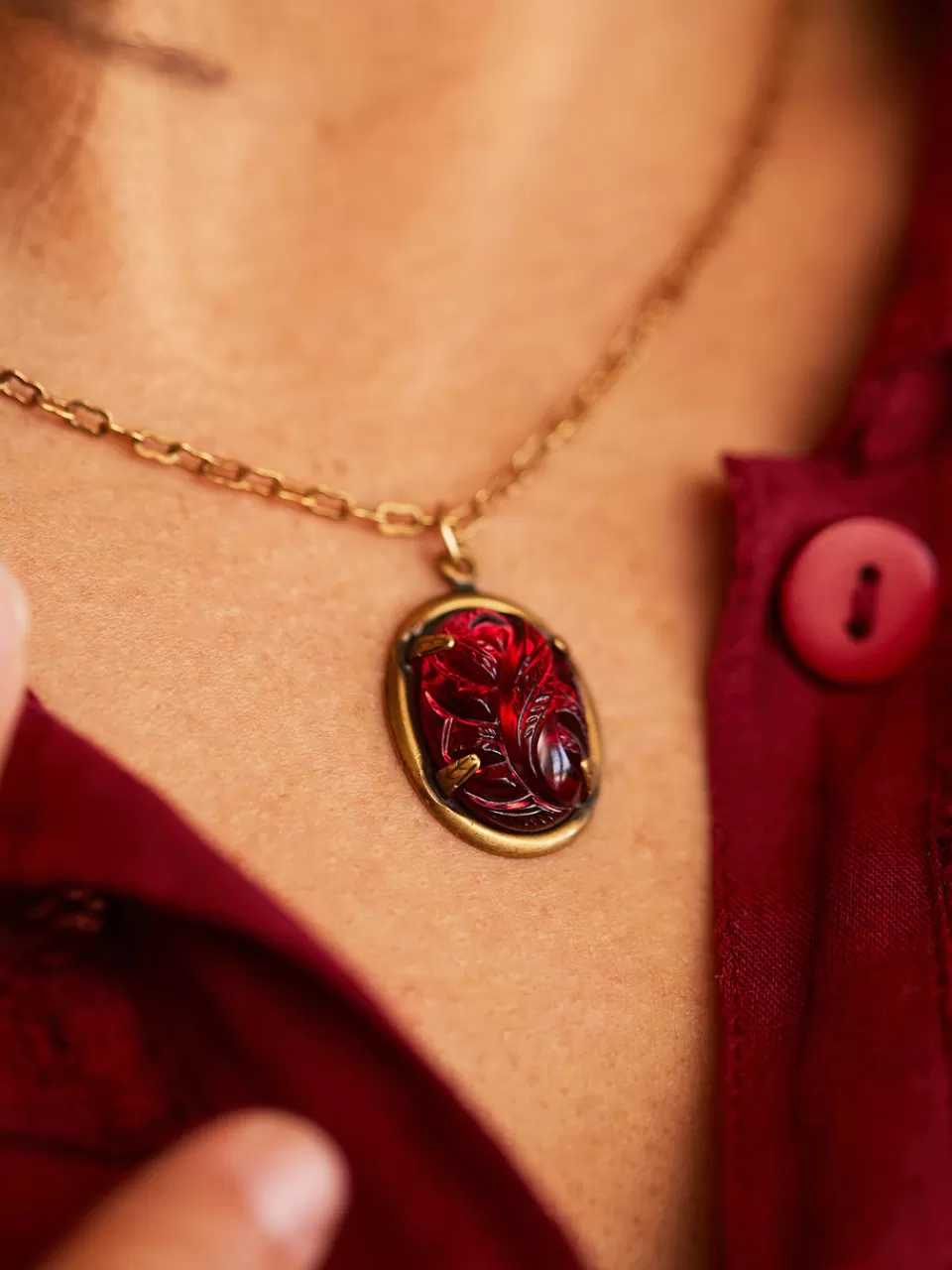 Collier Élégant Baies de Houx - Création Avril-Cornell à Prix Doux