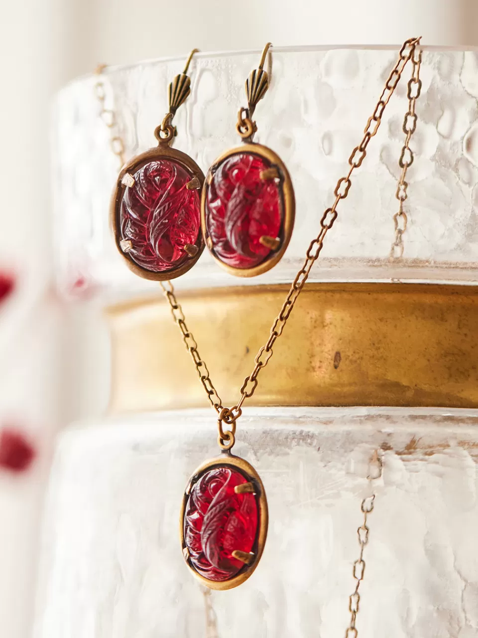 Collier Élégant Baies de Houx - Création Avril-Cornell à Prix Doux