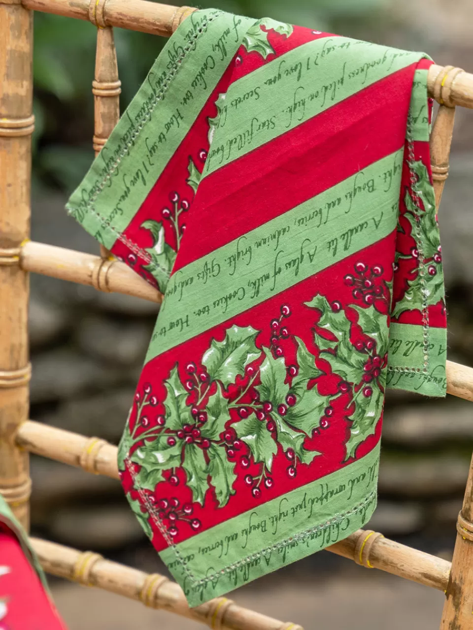 Serviettes Festives Holly Song - Lot de 4 en Rouge Vibrant par April Cornell Collection Élégante