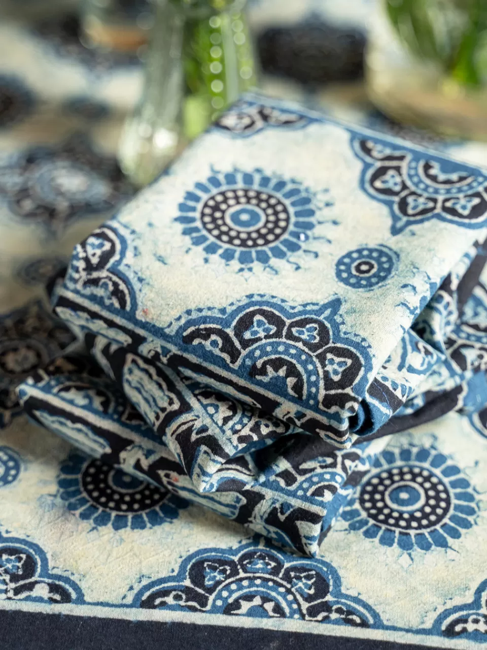 Lot de 4 serviettes en dentelle indigo - Teinture végétale artisanale - Collection printanière April Cornell | Promotion exclusive sur les essentiels de table