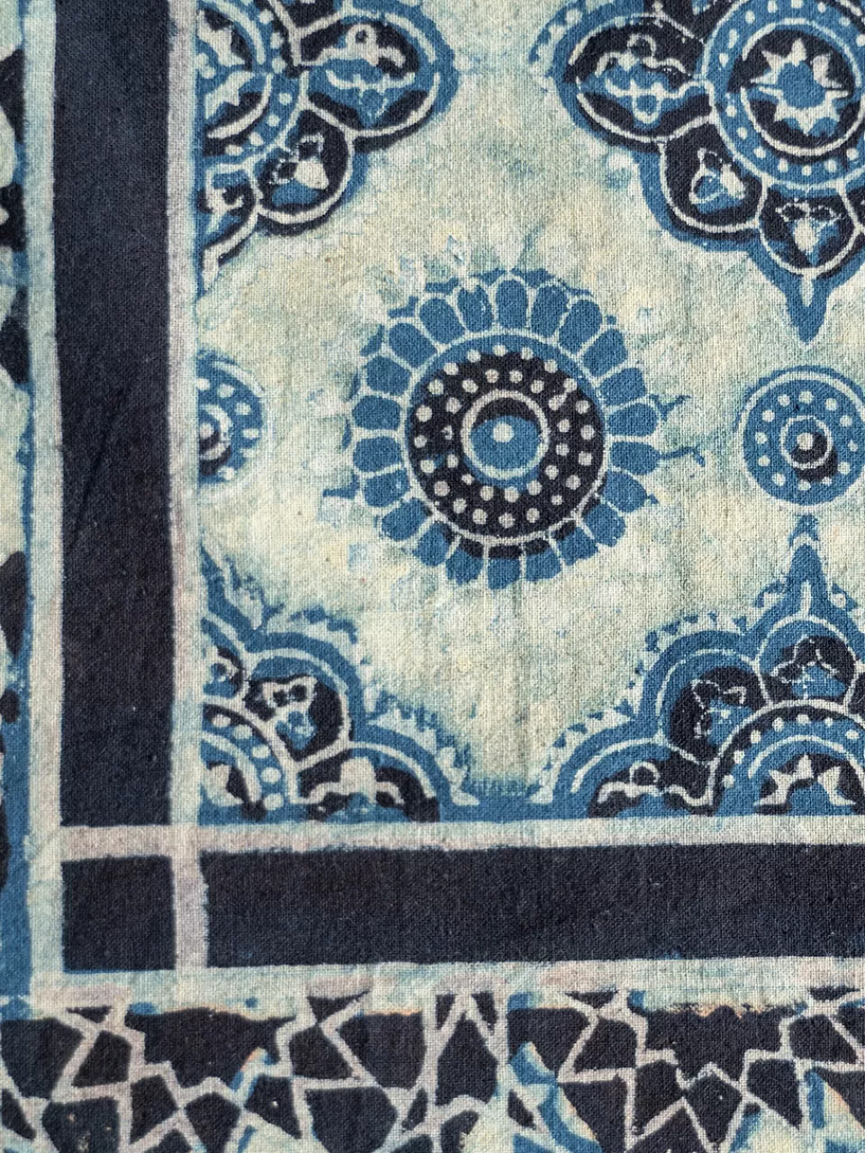 Nappe en Dentelle à la Teinture Végétale - Collection Éclatante par April Cornell