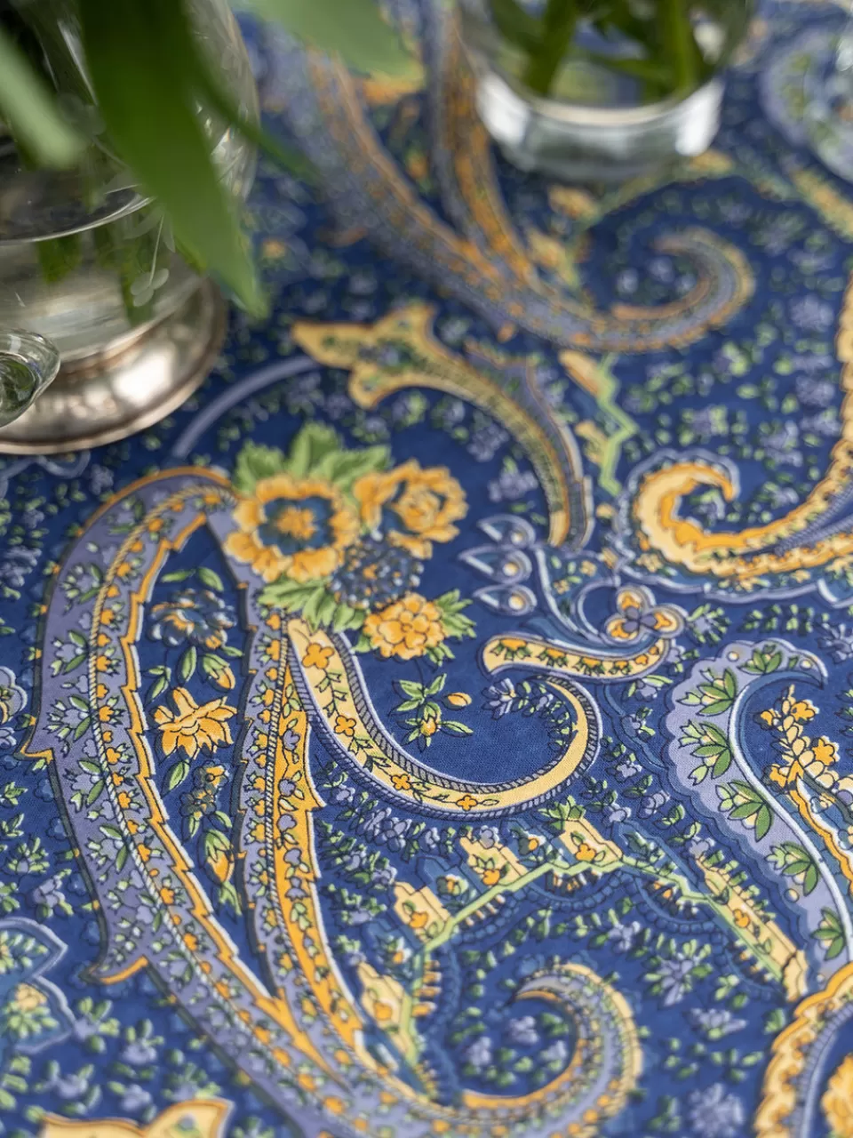 Nappe Ronde Jamavar en Coton Artisanal – Collection Printanière April Cornell
