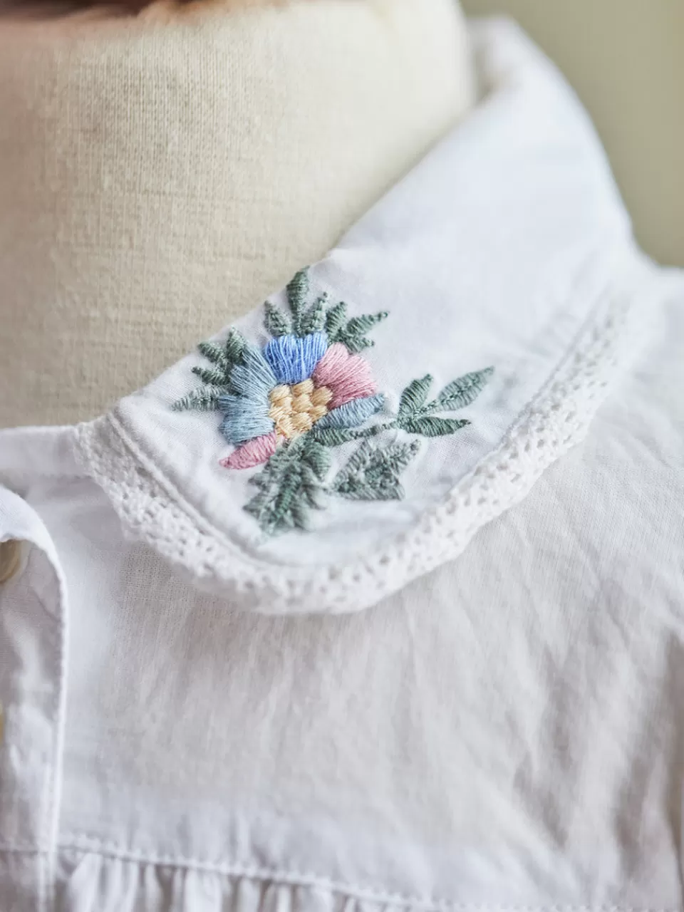Jupon délicat pour nouveau-né - Collection Avril Cornell | Style Bohème à Prix Doux