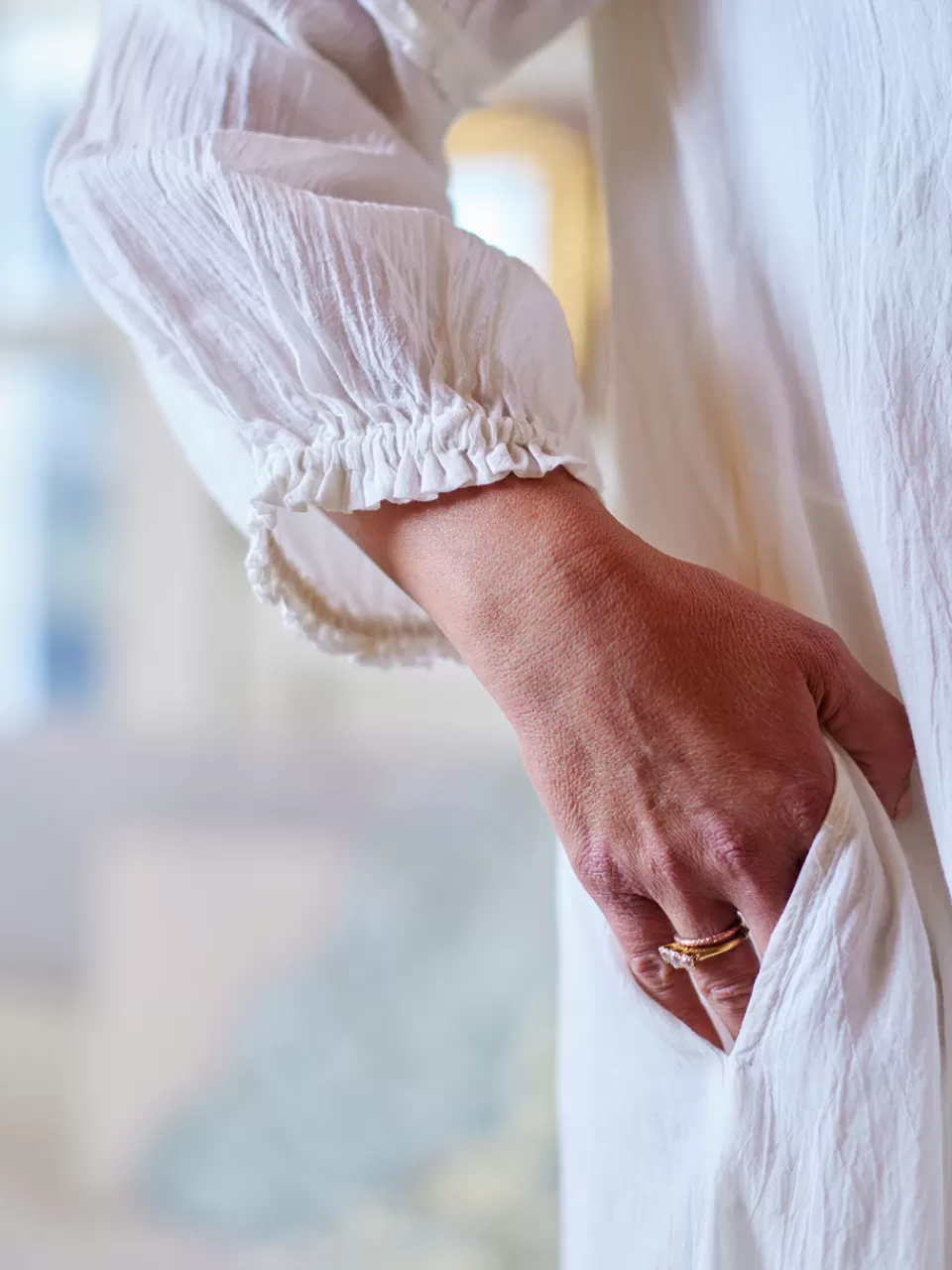 Découvrez les soldes exclusives April Cornell sur la nuisette Julietta - Pyjama élégant en soie pour nuits confortables