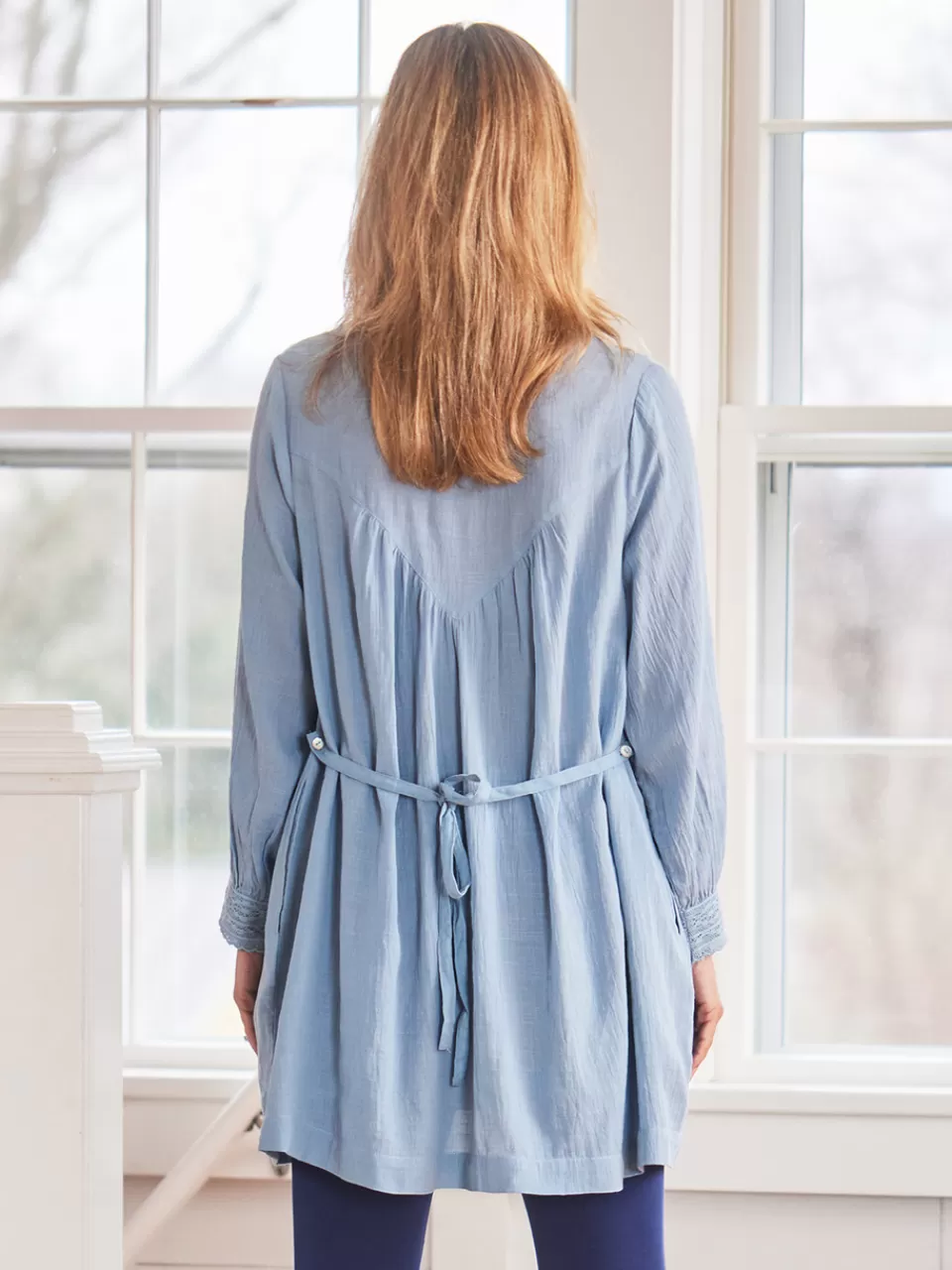 Tunique Brodée April Cornell - Élégante Tunique Smockée à Coutures Romantiques | Collection Exclusive en Ligne | Pièce Intemporelle
