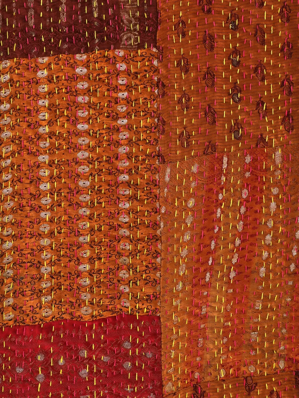 Tapis d'exception Kantha terre cuite - Collection artisanale April Cornell