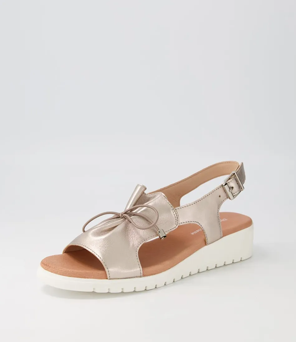 Escarpins Django & Juliette - Modèle Malika en cuir véritable blanc nacré  
Nouvelle collection de sandales à plateforme confortables pour femme
