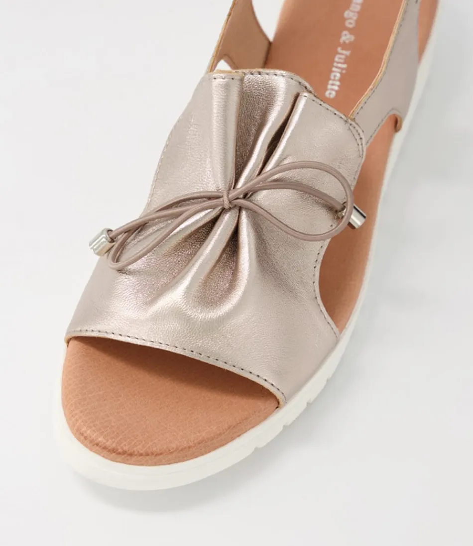 Escarpins Django & Juliette - Modèle Malika en cuir véritable blanc nacré  
Nouvelle collection de sandales à plateforme confortables pour femme