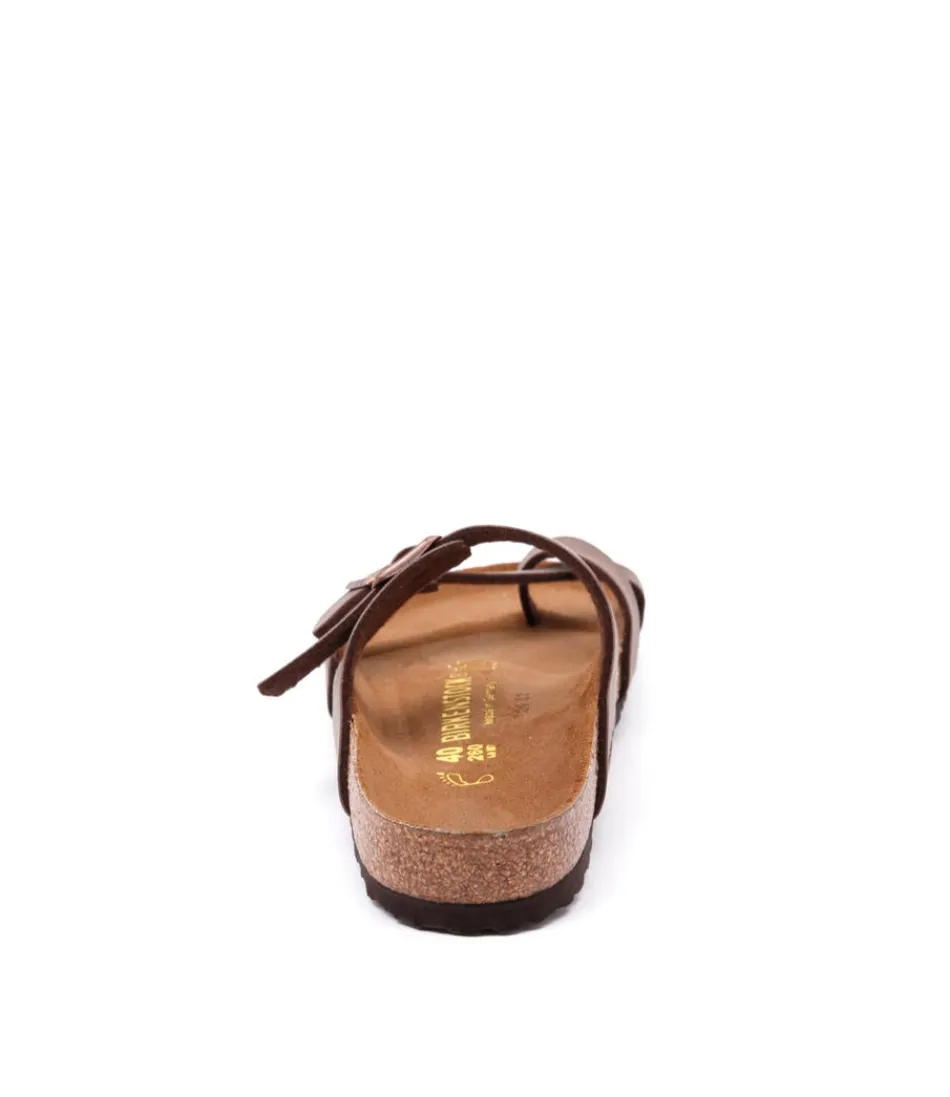 Sandales Femmes BIRKENSTOCK Mayari - Moka Daim 
Confort Assuré avec Semelle Birkoflor Souple 
Modèle Iconique pour Journées Actives 
Style Urbain et Soutien Orthopédique Naturel