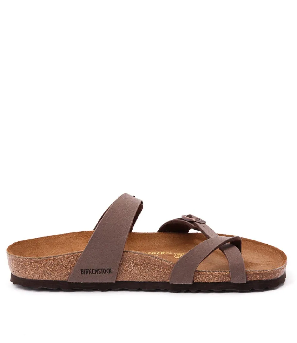 Sandales Femmes BIRKENSTOCK Mayari - Moka Daim 
Confort Assuré avec Semelle Birkoflor Souple 
Modèle Iconique pour Journées Actives 
Style Urbain et Soutien Orthopédique Naturel