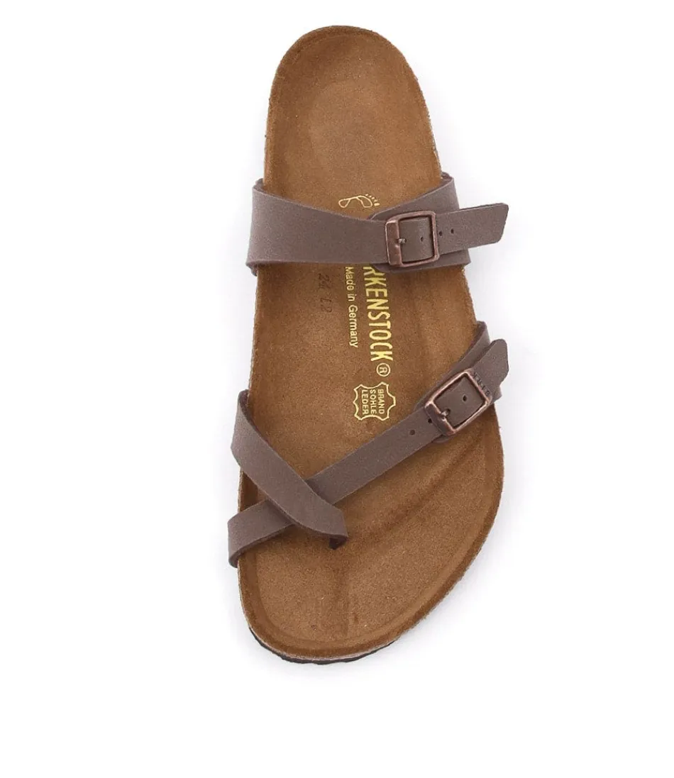 Sandales Femmes BIRKENSTOCK Mayari - Moka Daim 
Confort Assuré avec Semelle Birkoflor Souple 
Modèle Iconique pour Journées Actives 
Style Urbain et Soutien Orthopédique Naturel