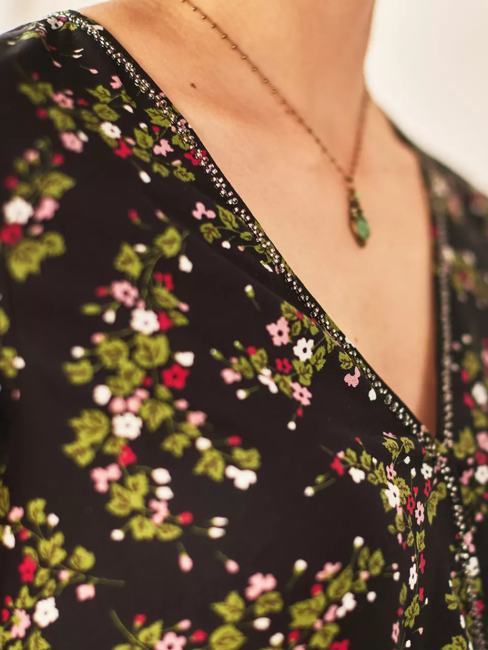 Robe Élégante pour Moments Joyeux - Collection Printemps April Cornell - Soldes Exclusives sur Modèles Sélectionnés