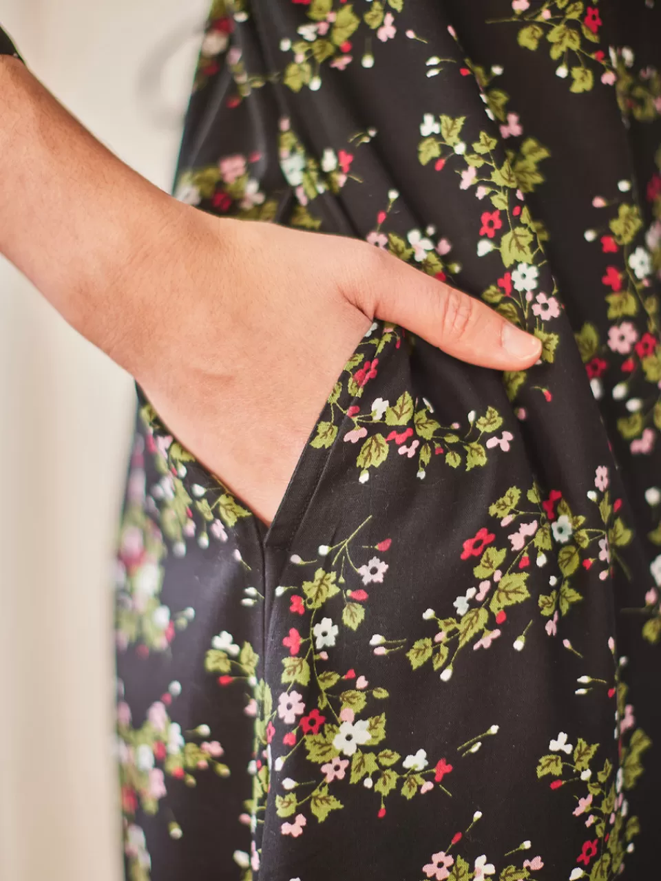 Robe Élégante pour Moments Joyeux - Collection Printemps April Cornell - Soldes Exclusives sur Modèles Sélectionnés