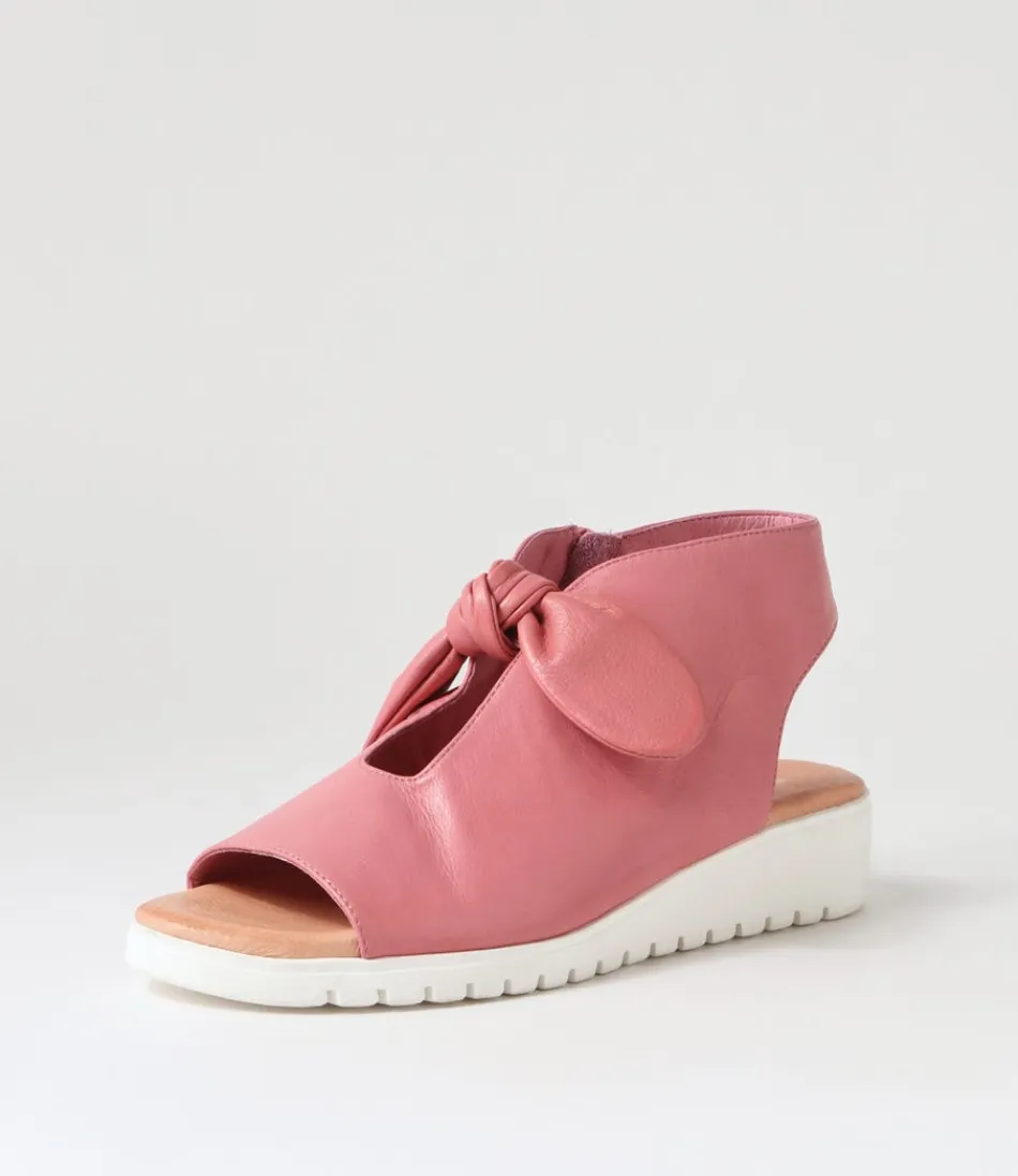 Sandales compensées DJANGO & JULIETTE pour femme - Modèle Moneka en cuir souple blanc et rose poudré, idéales pour un look estival