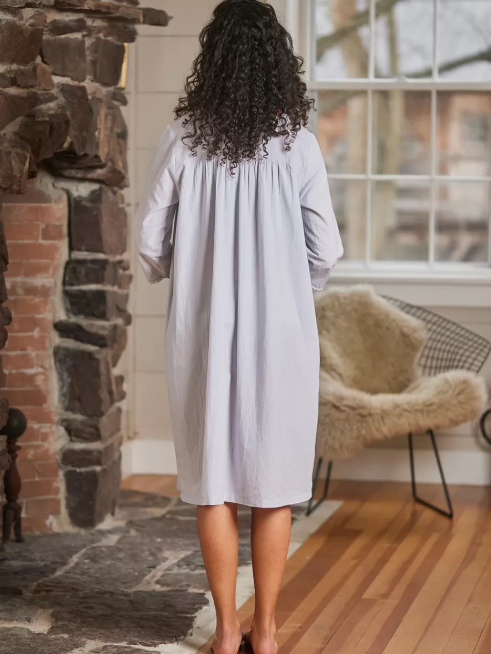 Nuit Lunaire - Chemise de Nuit Printanière April Cornell en Promotion Exclusive  

Élégante Pyjama Clair de Lune - Collection Soldes April Cornell  

Chemise de Nuit Étoilée - Offre Spéciale Printemps par April Cornell