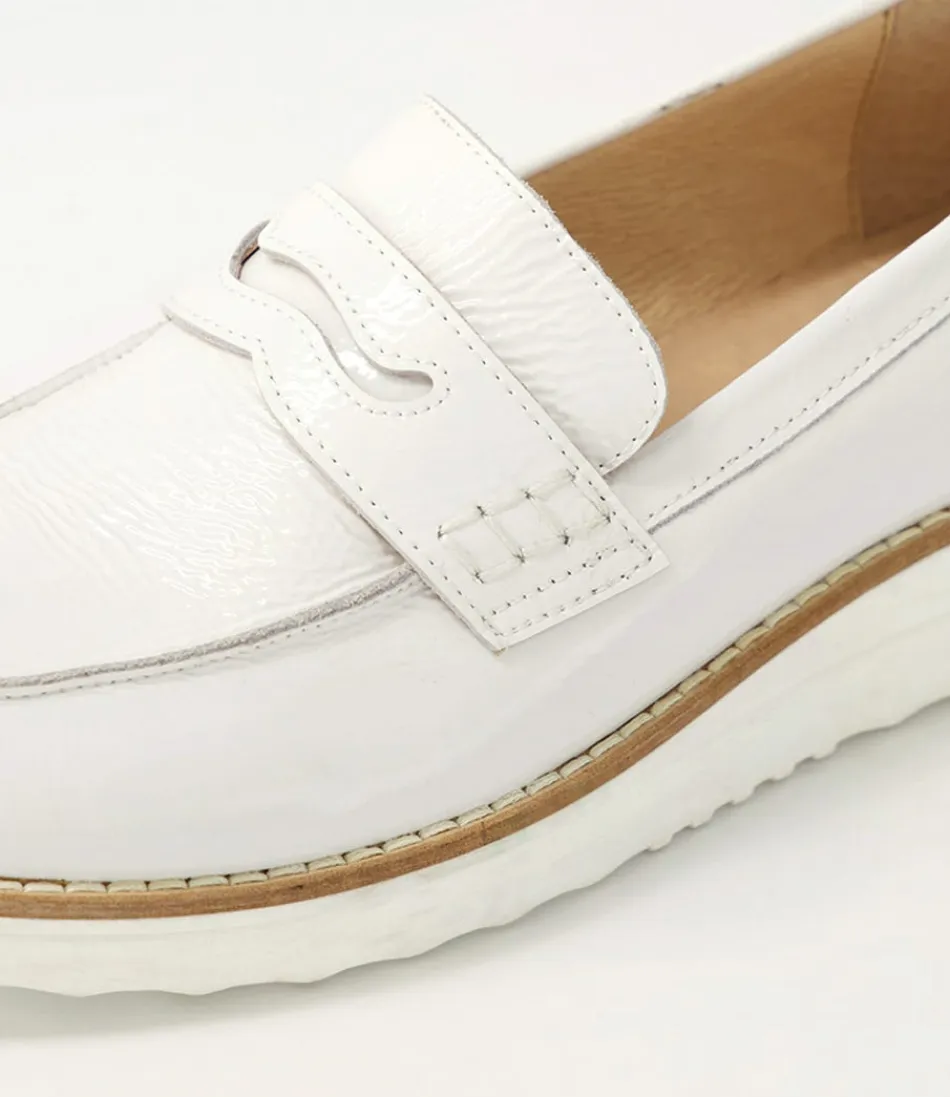Mocassins Haut de Gamme pour Femme - Brillant Blanc Verni - Chaussures Plates Confortables OLEY 

(Version sophistiquée avec : marque en fin de phrase, ajout de traits d'union, variante de 
