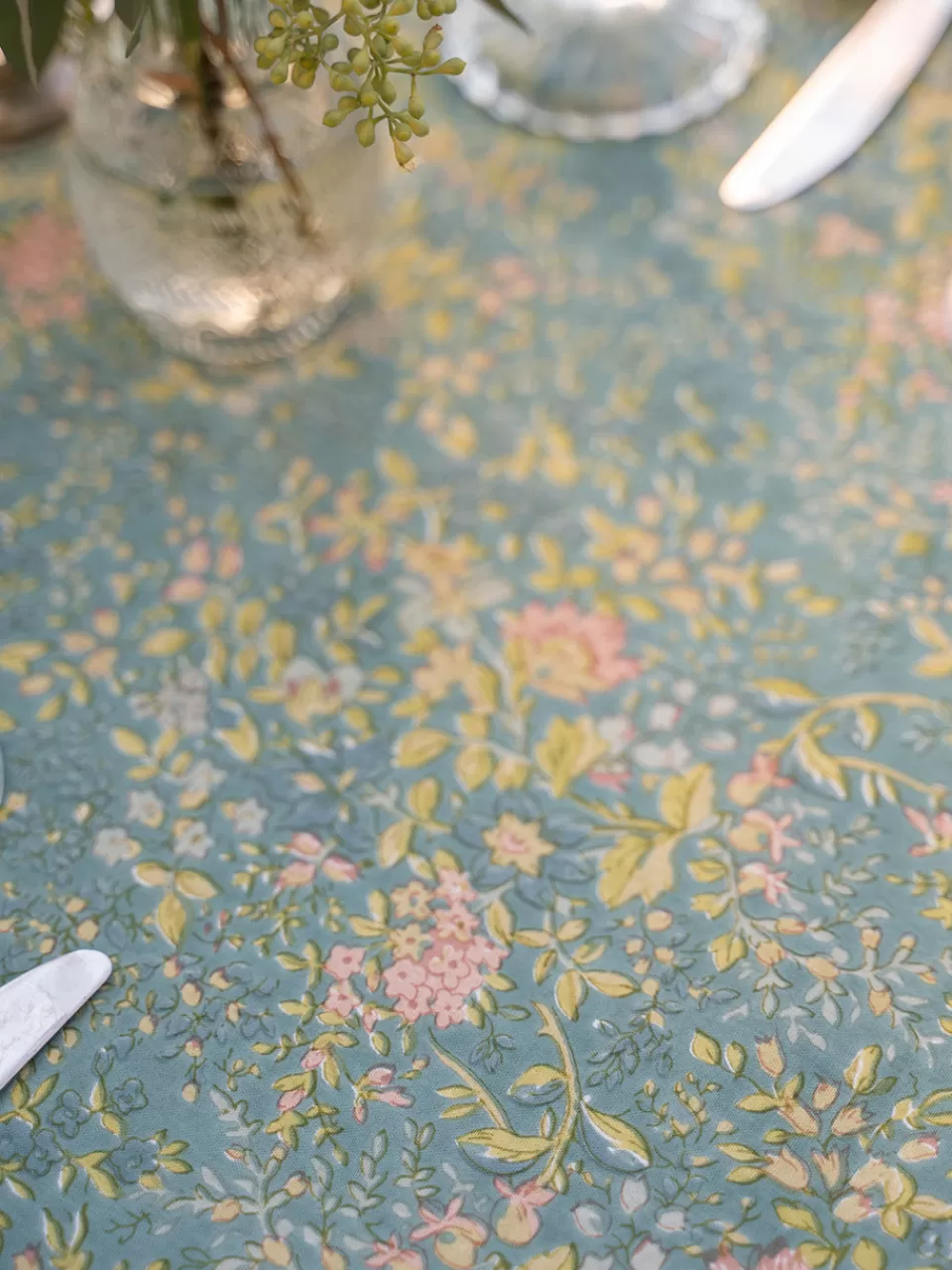 Découvrez la nappe ronde Penelope - Collection exclusive April Cornell  

Élégante nappe circulaire April Cornell - Modèle Penelope en édition limitée  

Nappe ronde artisanale Penelope - Découverte Exclusive chez April Cornell  

April Cornell présente : Nappe d'exception Penelope au motif intemporel  

Nappe de table ronde Penelope - Création printanière April Cornell