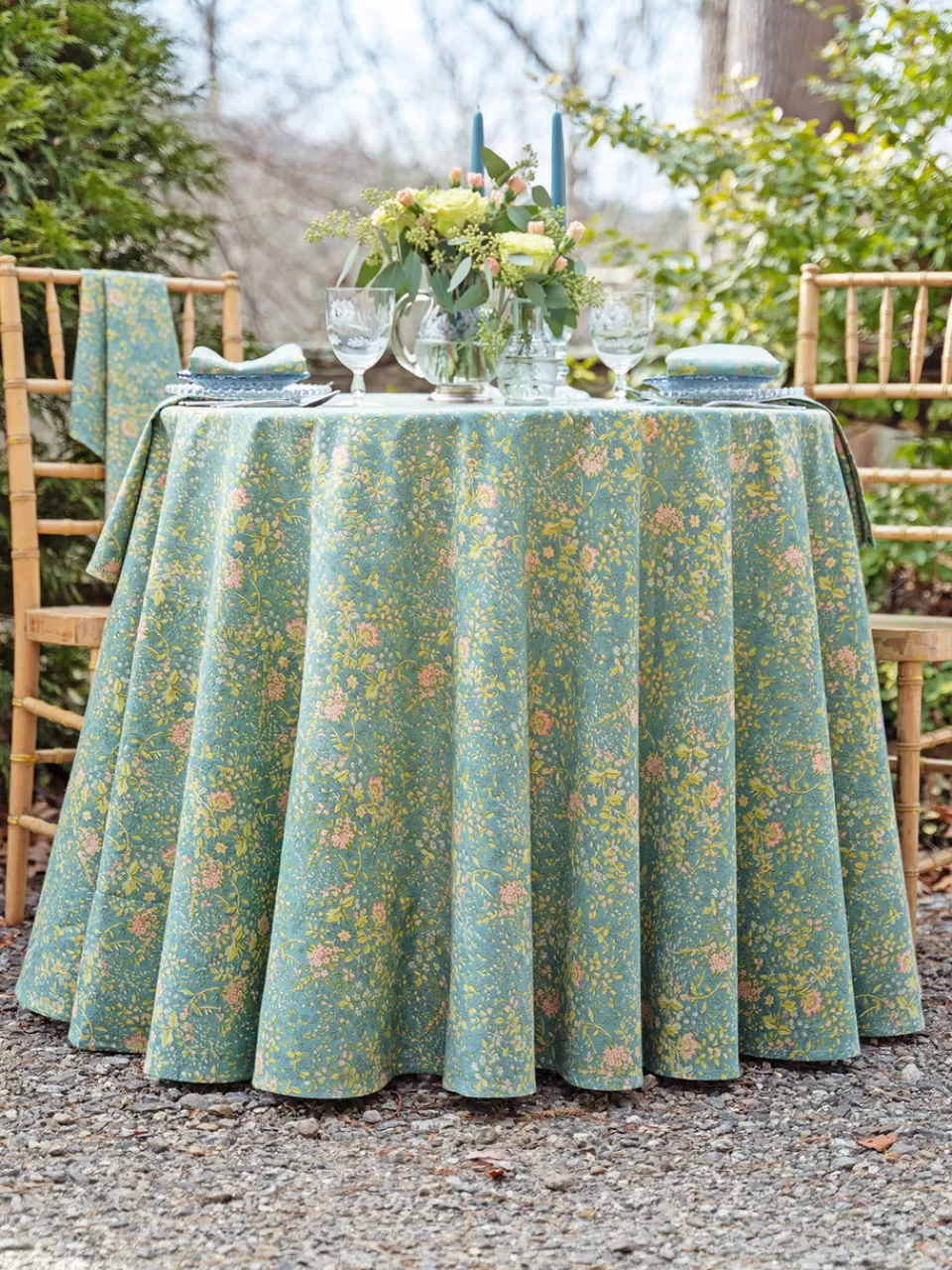Découvrez la nappe ronde Penelope - Collection exclusive April Cornell  

Élégante nappe circulaire April Cornell - Modèle Penelope en édition limitée  

Nappe ronde artisanale Penelope - Découverte Exclusive chez April Cornell  

April Cornell présente : Nappe d'exception Penelope au motif intemporel  

Nappe de table ronde Penelope - Création printanière April Cornell