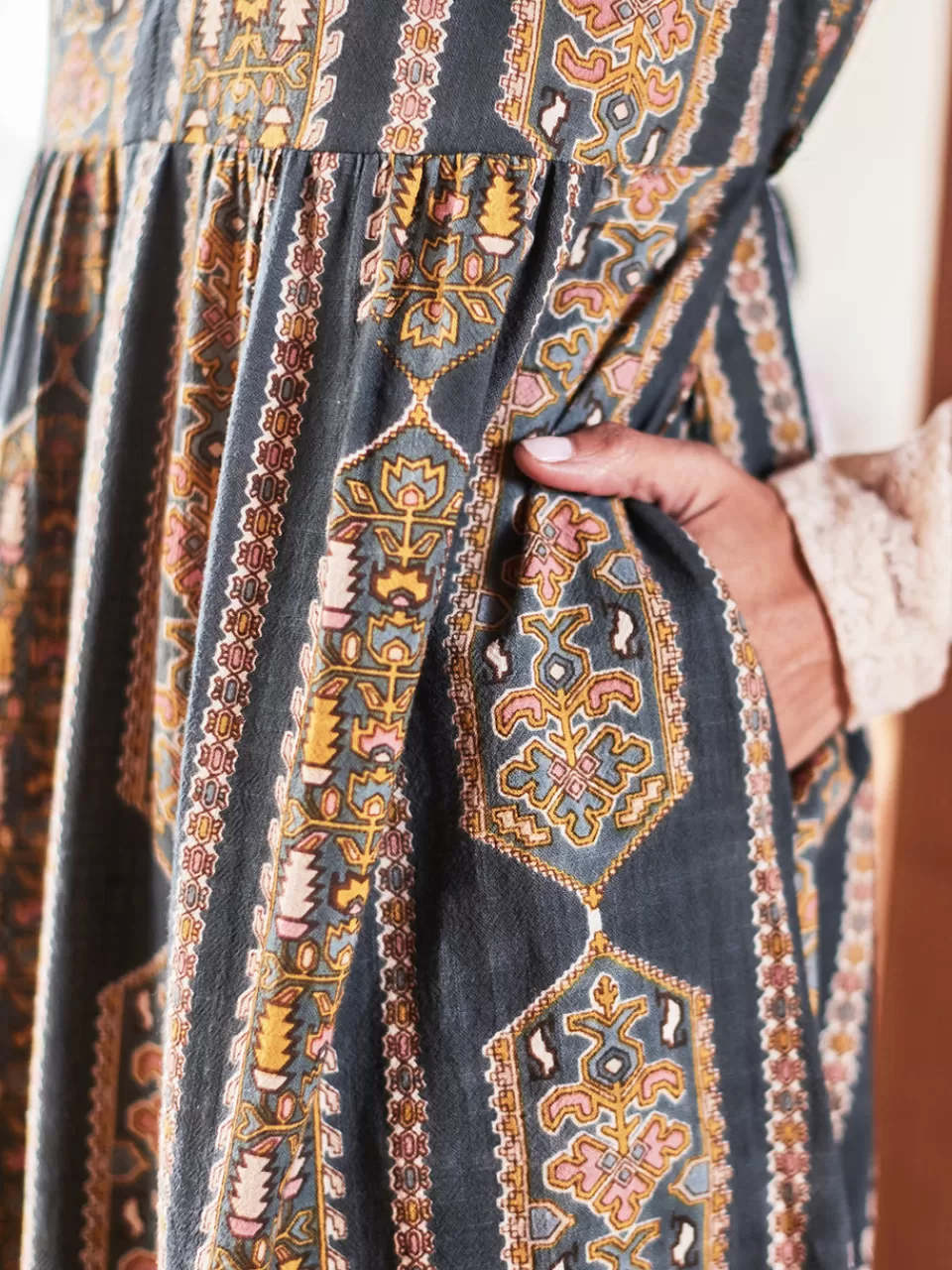 Découvrez la Robe April Cornell – Inspirée du Pérou en Promo Éclair !