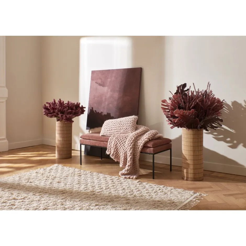 Plantes-PLANDAI - Décoration végétale contemporaine en métal texturé avec feuillage synthétique, hauteur 114 cm - Nuance romantique rose poudré