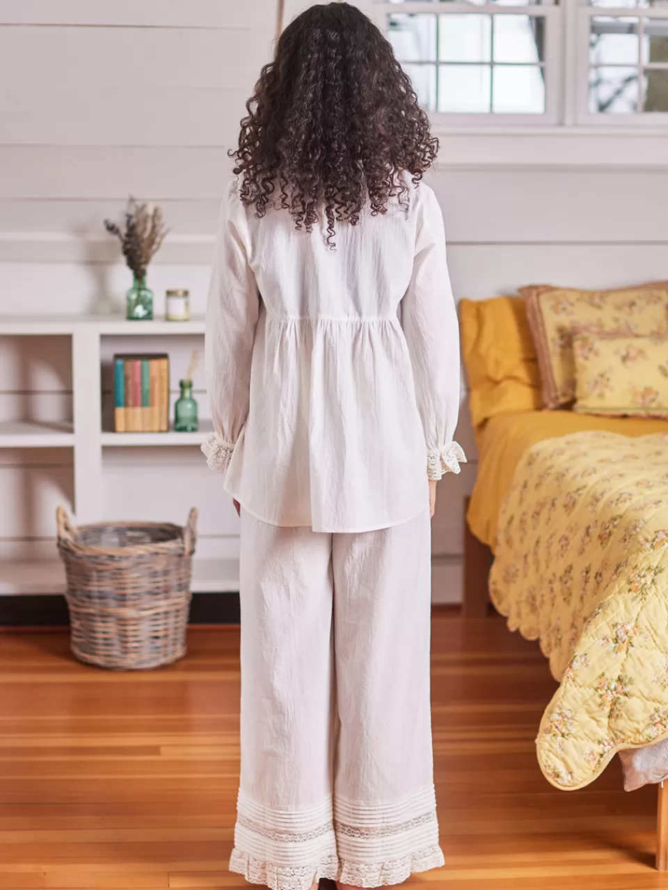 Ensemble Pyjama Douceur Nocturne - Collection April Cornell en Promotion Exclusive  

(Note : Structure modifiée avec ajout d'émotion, variante sémantique pour 