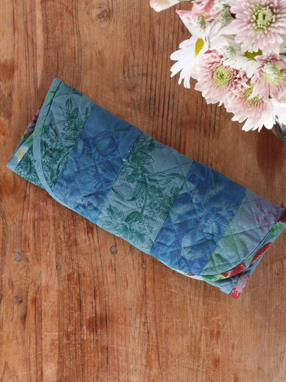 Élégante trousse de couture patchwork - Rouleau pratique en chutes de tissu créatives (Bleu azur) | Collection April Cornell