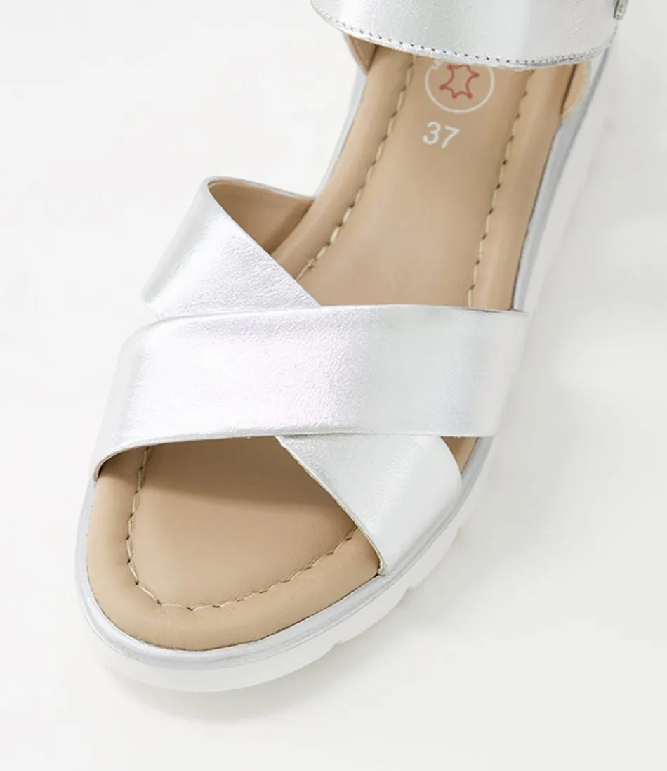 Sandales Femme ARA Confort - Modèle Rimini 32 en Cuir Argenté à Détail Élégant