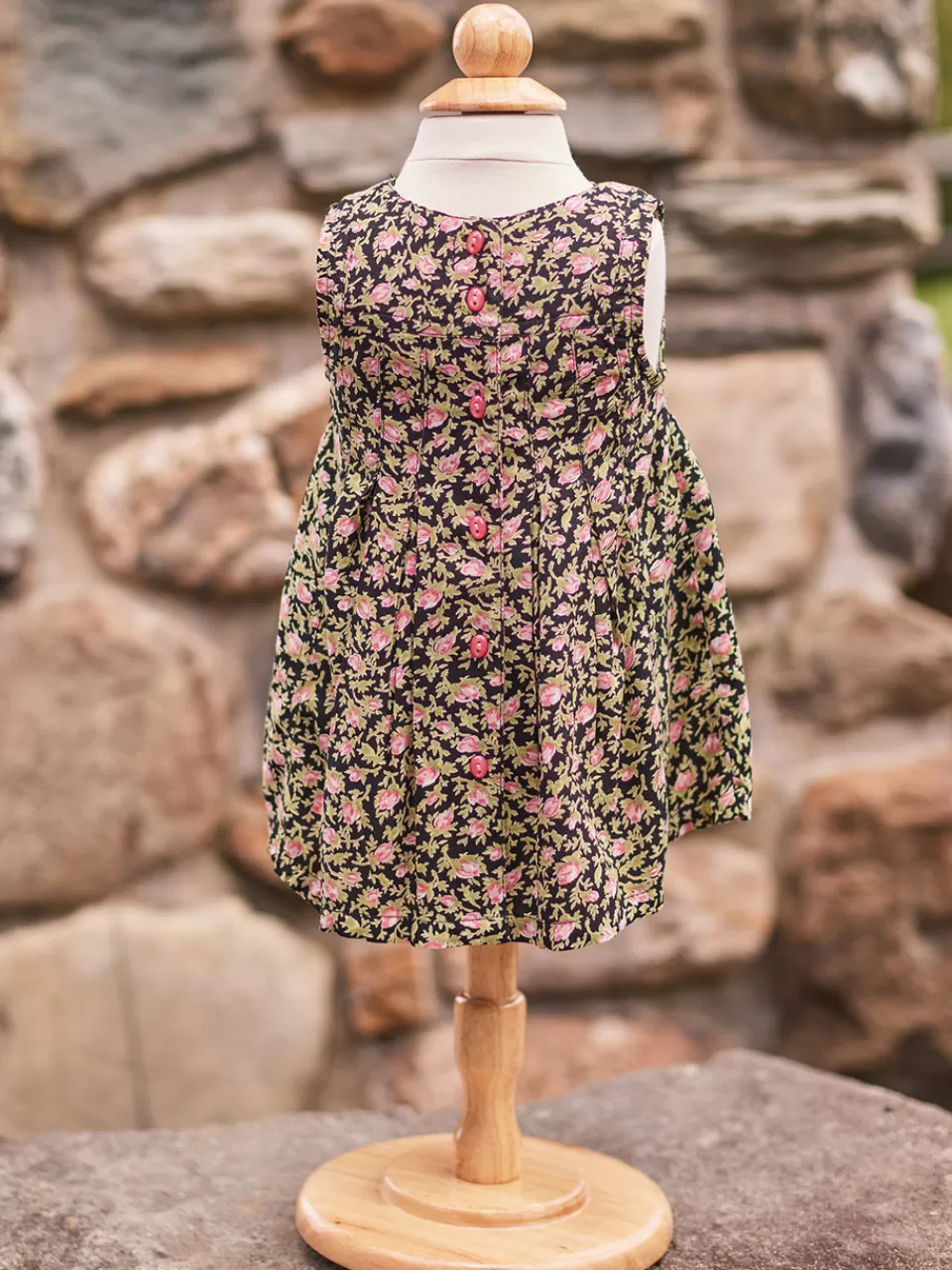 Robe Printanière Rosebud pour Nouveau-né - Collection Soldes Exclusives Avril Cornell
